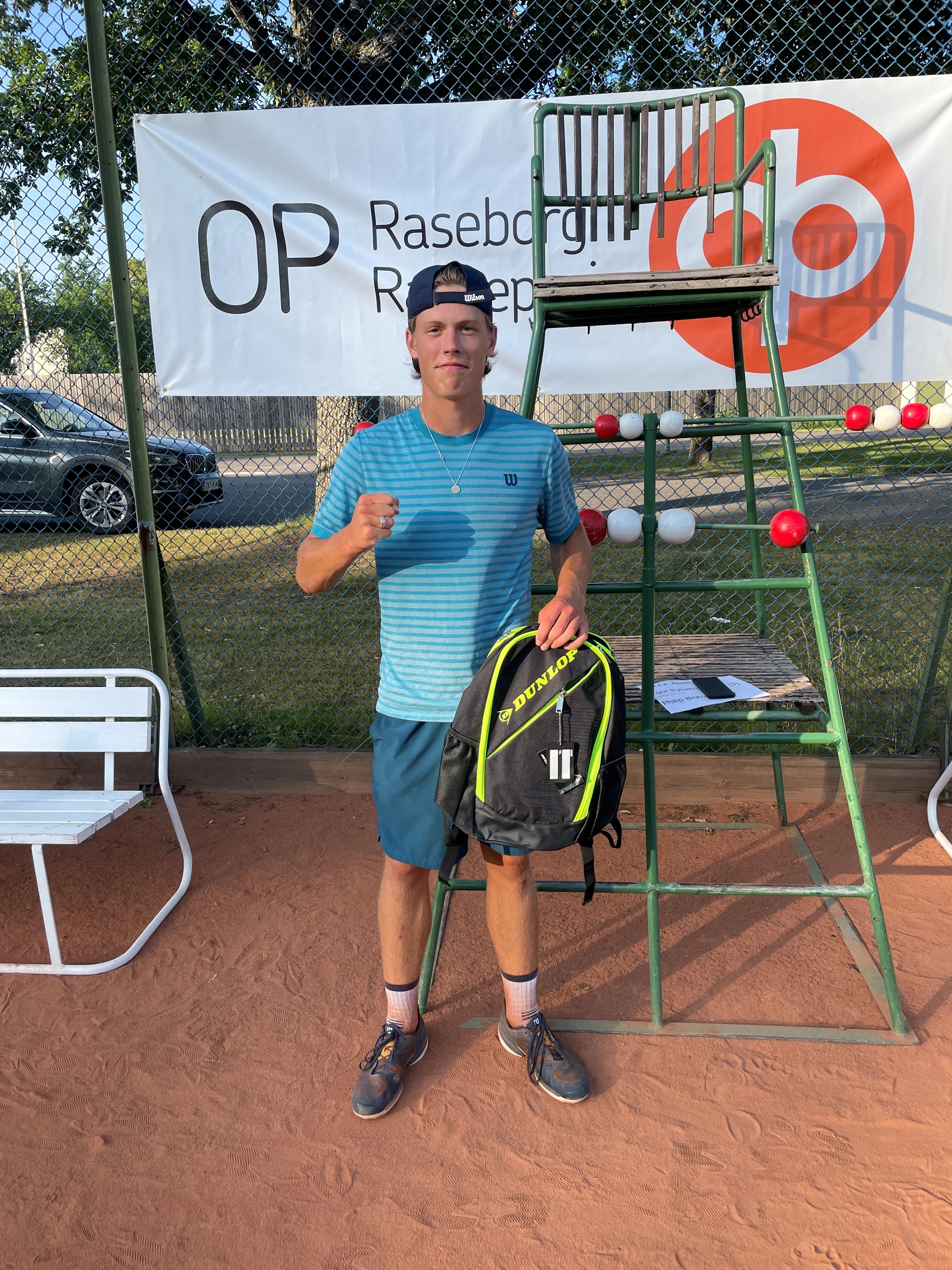Philip Sogn Biskop får stipendie för att spela tennis inom MLK